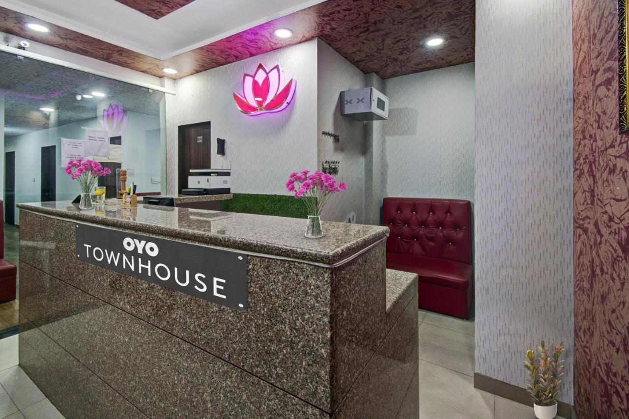 Townhouse The Lotus Hotel Джайпур Екстериор снимка