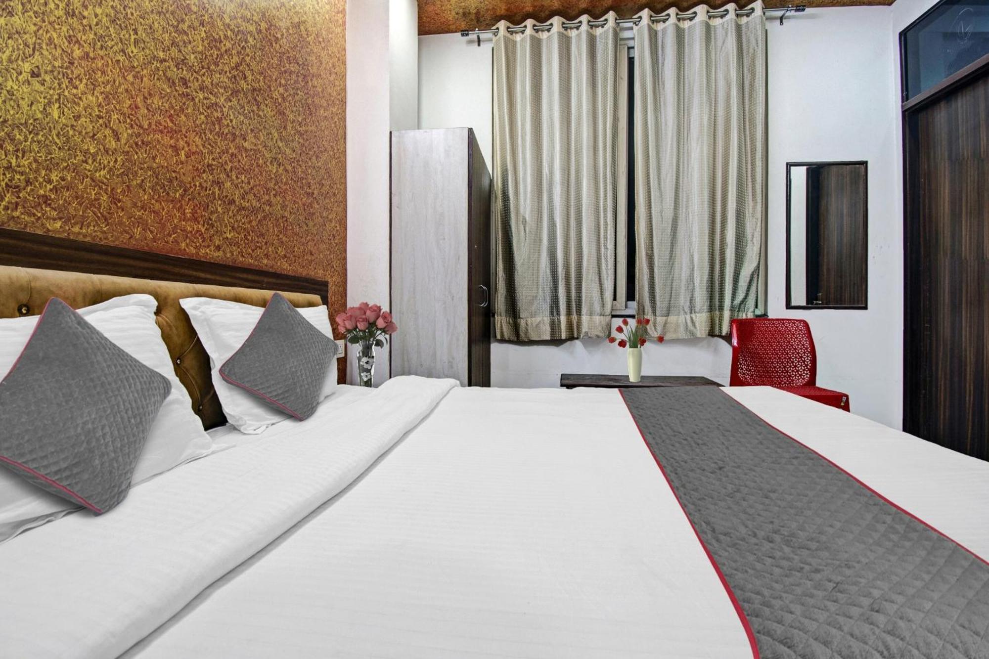 Townhouse The Lotus Hotel Джайпур Екстериор снимка