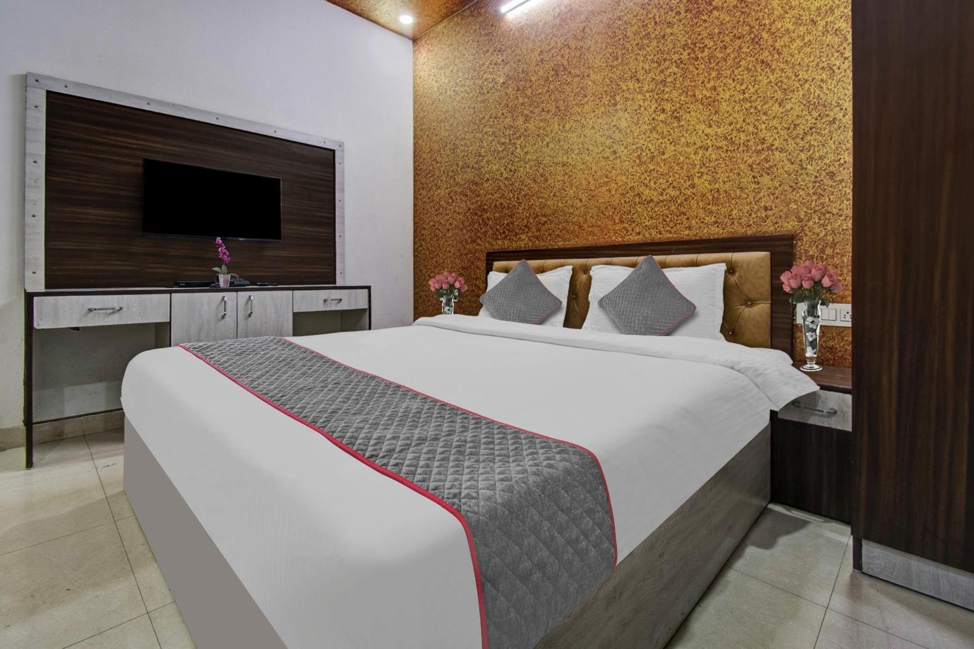 Townhouse The Lotus Hotel Джайпур Екстериор снимка
