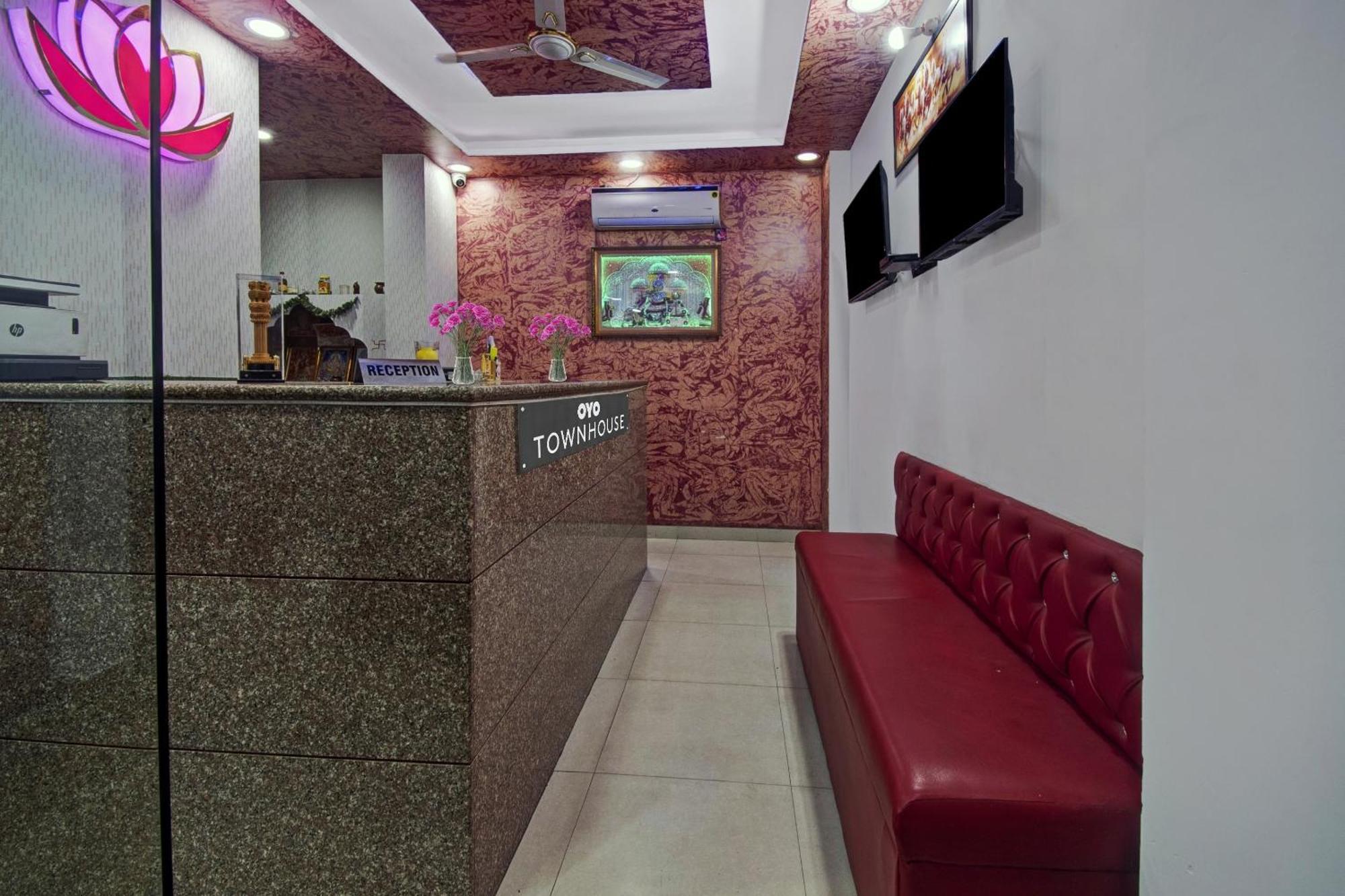 Townhouse The Lotus Hotel Джайпур Екстериор снимка